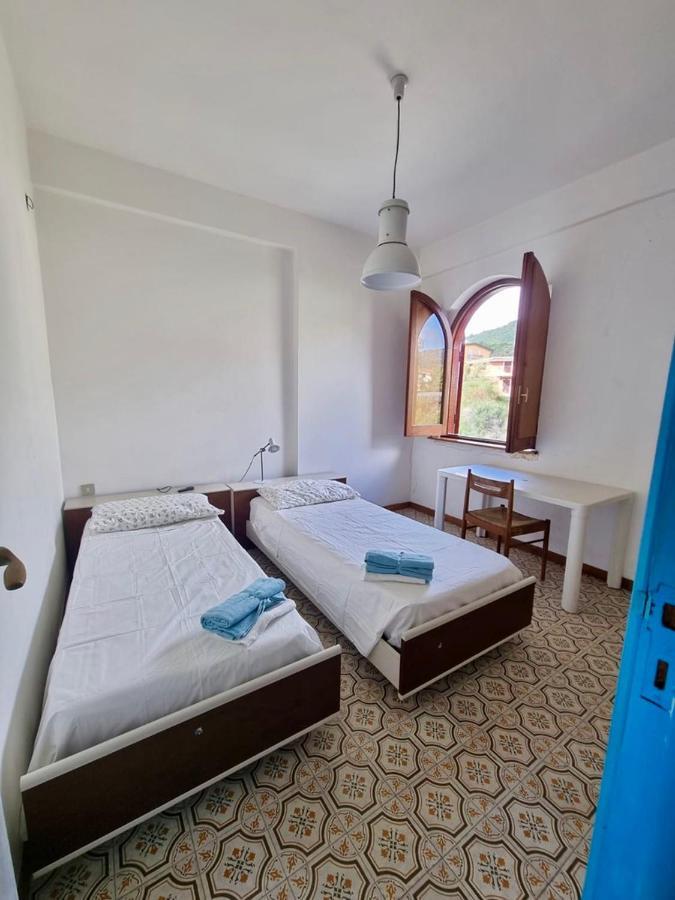 Villa VISTA MARE Su tre piani con giardino Falerna Esterno foto