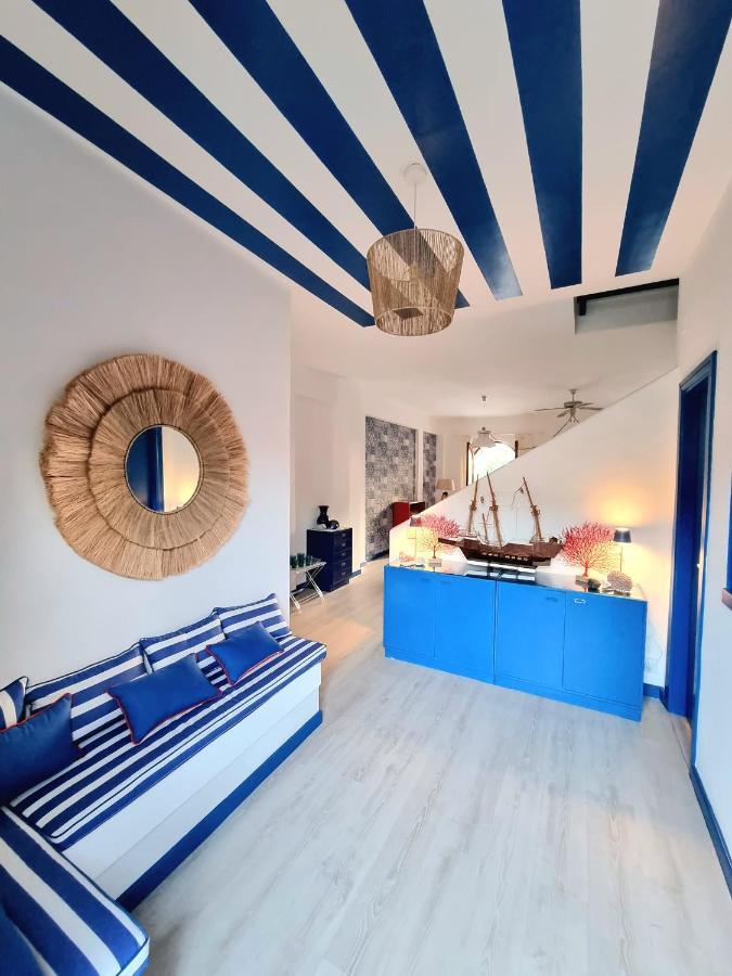 Villa VISTA MARE Su tre piani con giardino Falerna Esterno foto