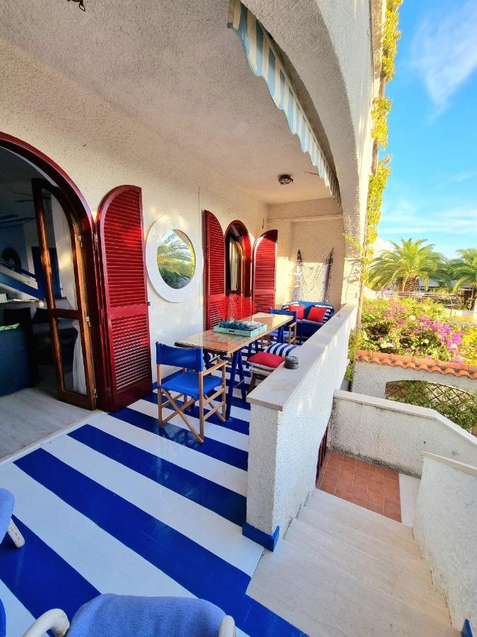 Villa VISTA MARE Su tre piani con giardino Falerna Esterno foto