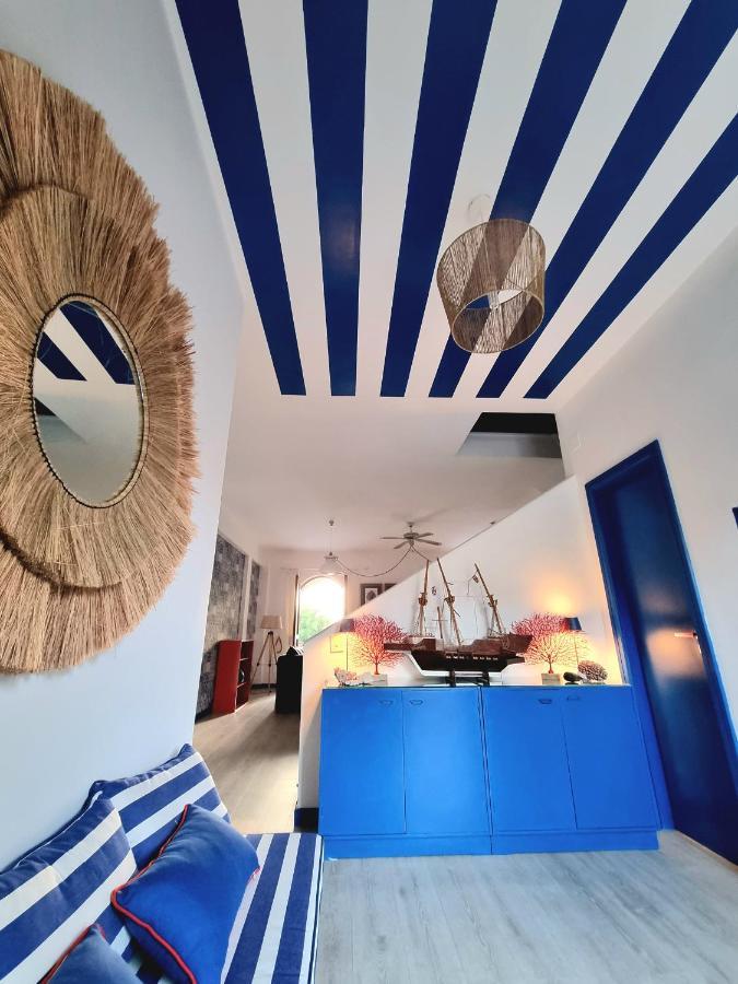 Villa VISTA MARE Su tre piani con giardino Falerna Esterno foto